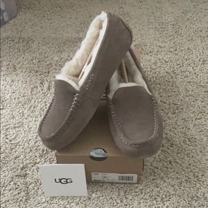 BNWB Womens Ugg Moccasin - Ansley